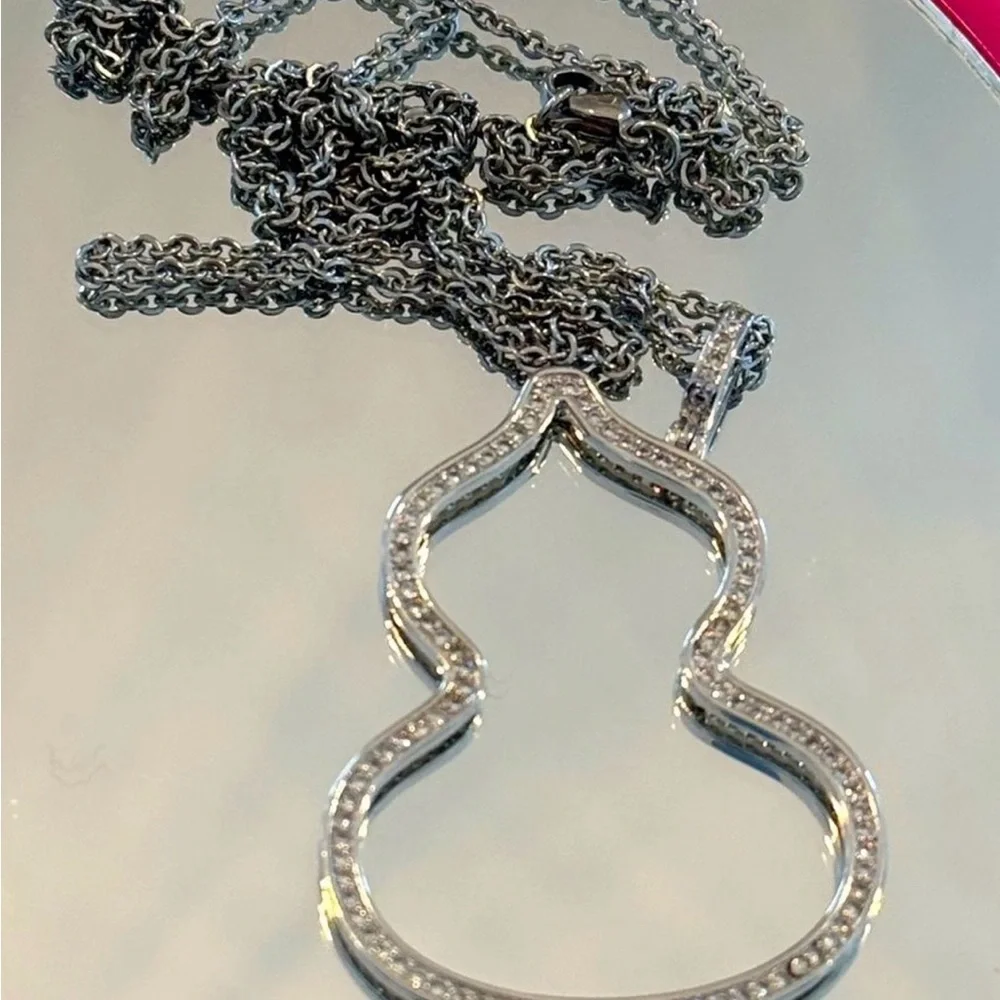 Dazzling/Large Silver Gourd shape Hulu pendant necklace